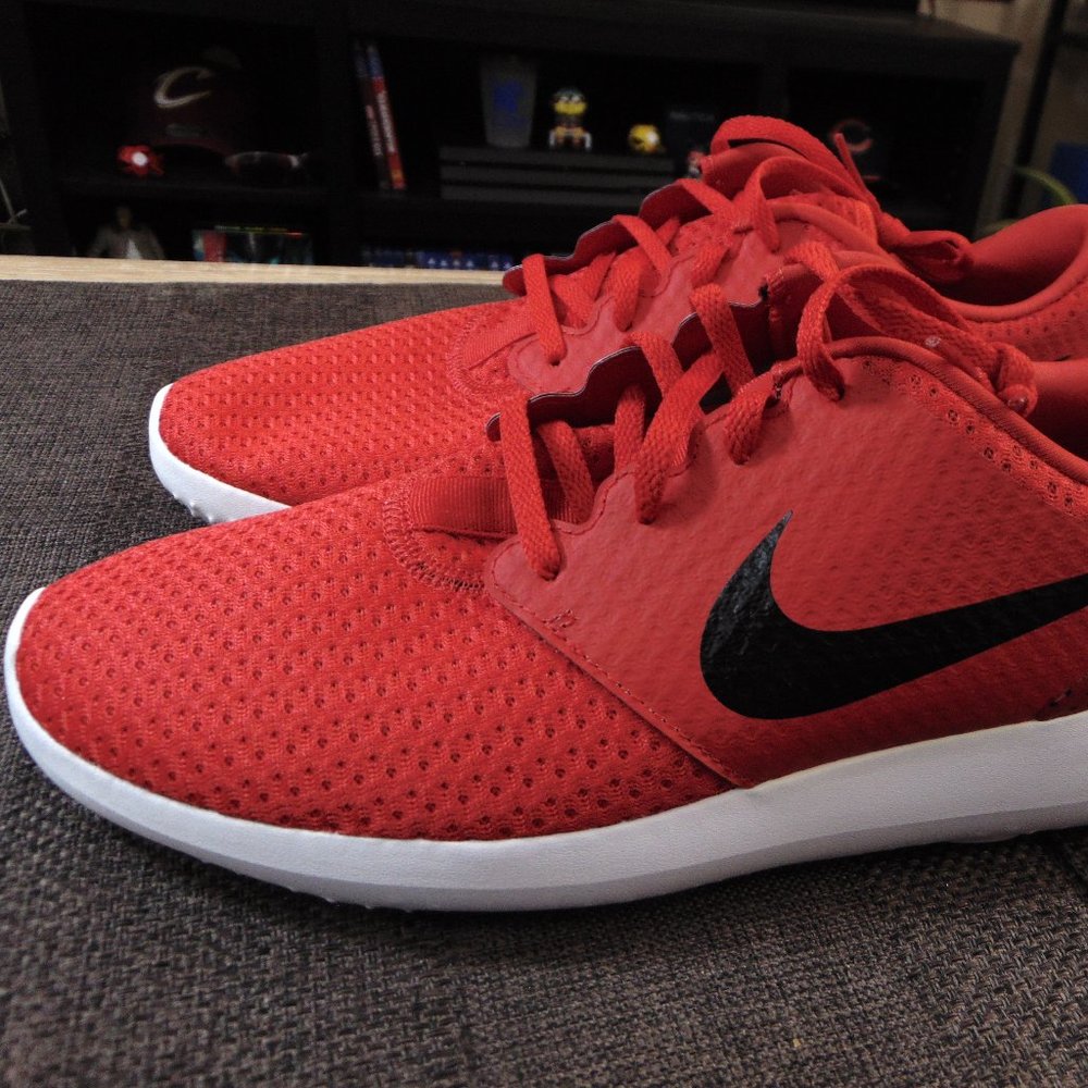 Nike Roshe G spikeless Golf cleats / shoes